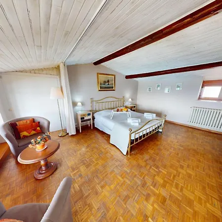 Apartment Casale Massina Attico Agata